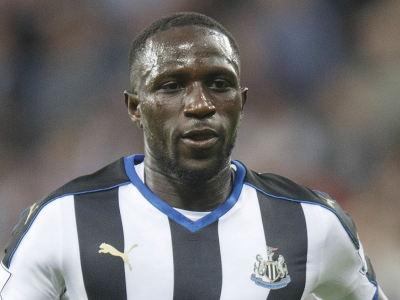 Weren't Mou going to Everton? Twitter reacts to Sissoko's transfer U-turn