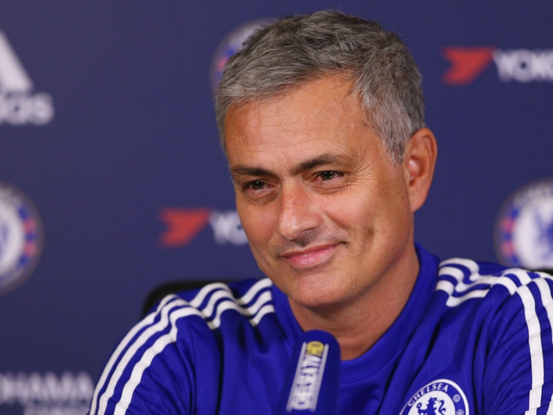 Ferguson: Chelsea can't sack Mourinho, he's one of the best ever