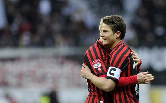 Pirmin Schwegler bejubelt Treffer gegen Augsburg