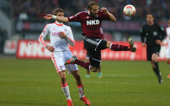 Bayern vs Nürnberg - Müller und Pinola