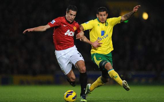 EPL - Norwich City v Manchester United, Robin van Persie and Bradley Johnson