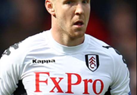 Aston Villa sign Senderos