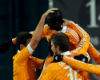 Houston Dynamo 2-0 W Connection: Dynamo move atop Group 1