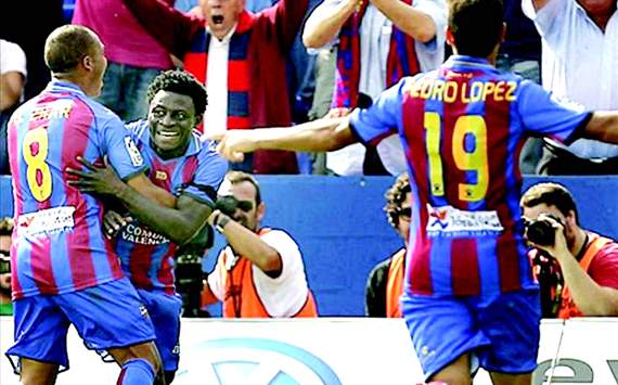 Obafemi Martins vs Deportivo