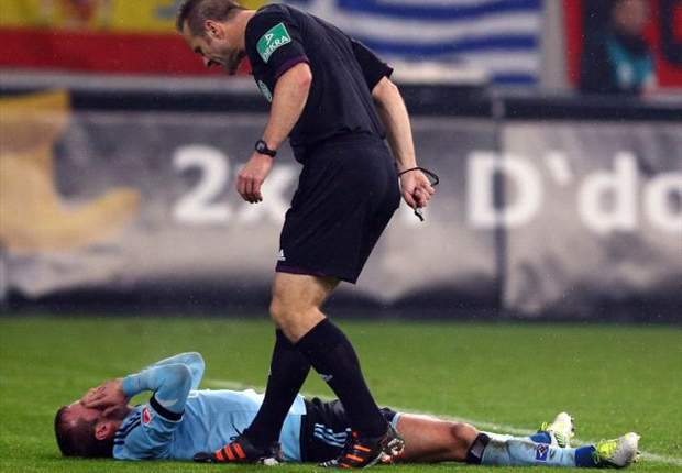 ALL, Hambourg - Van der Vaart blessé