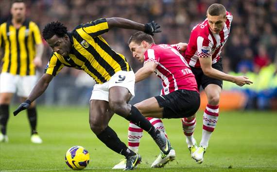 Wilfried Bony en Kevin Strootman, PSV - Vitesse