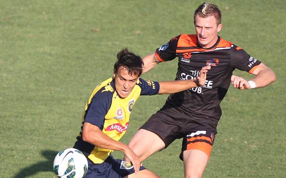 Trent Sainsbury - Central Coast Mariners - Besart Berisha