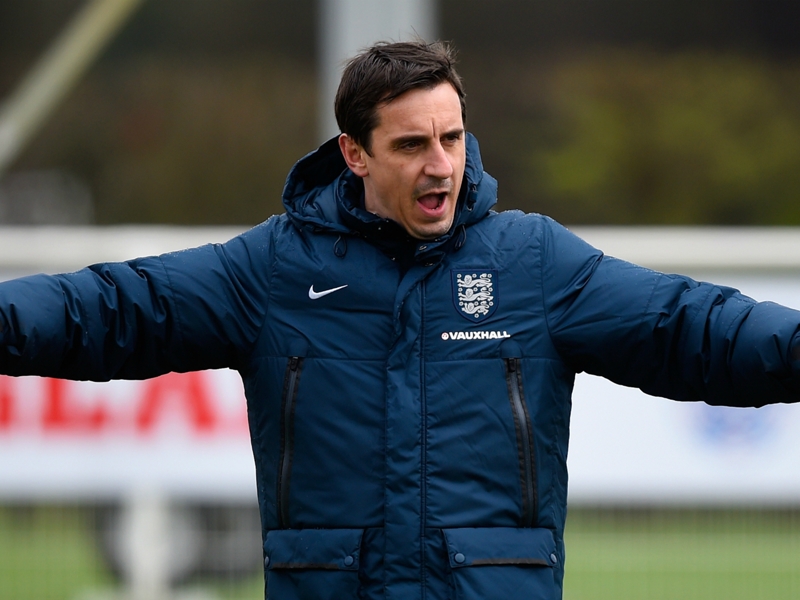 Moyes tips Neville to succeed with Valencia