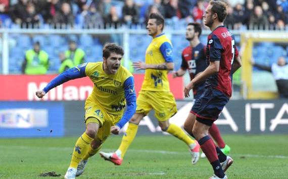 Alberto Paloschi esulta per il suo goal in Genoa-Chievo