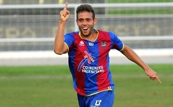 Roger, jugador del Levante