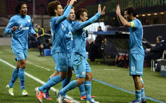 Zenit celebrating vs Milan