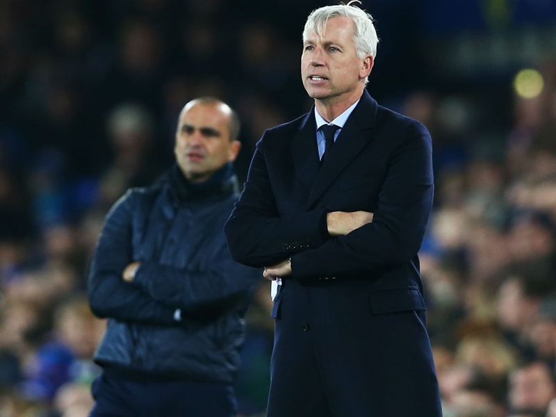 Pardew bemoans refereeing decisions after Everton draw