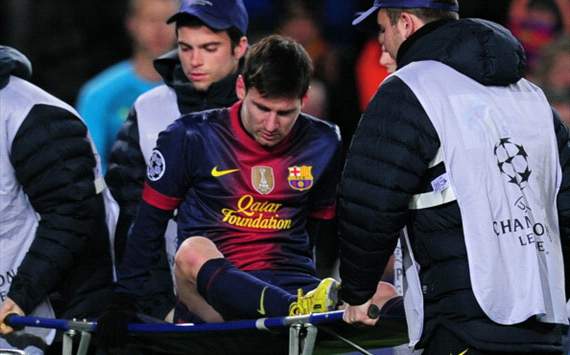Messi injured - Barcelona v Benfica
