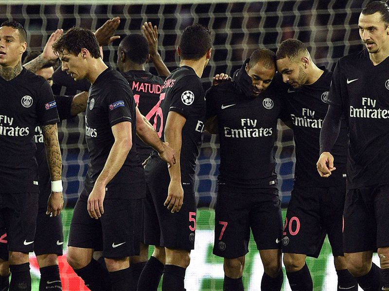 PSG 2-0 Shakhtar Donetsk: Moura and Zlatan guide Ligue 1 champions home