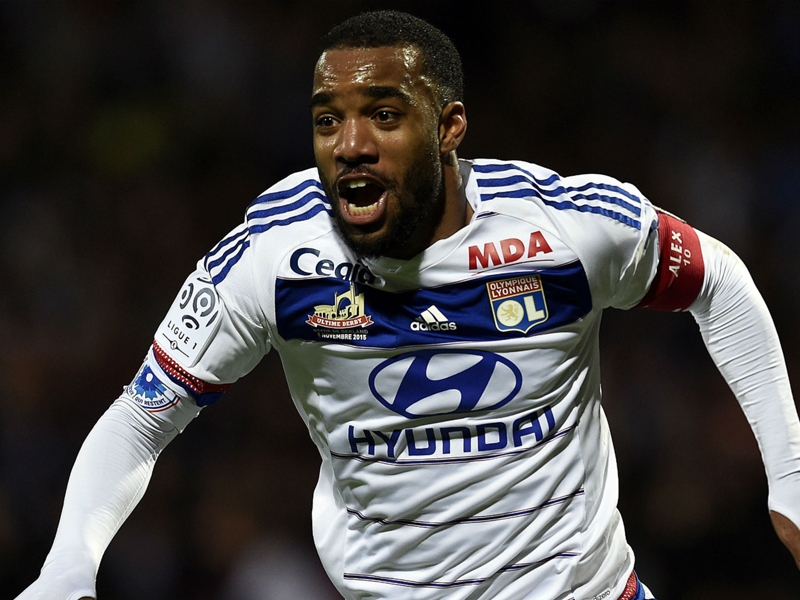 Lyon star Lacazette to miss rest of 2015