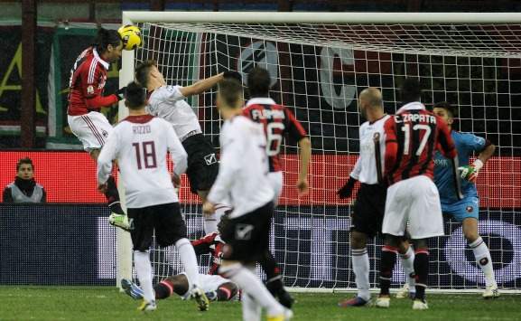 Yepes in goal in Milan-Reggina (Coppa Italia)