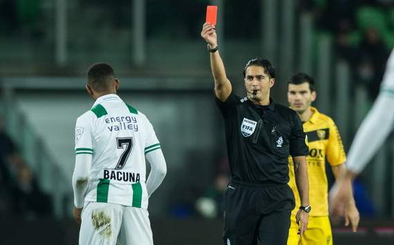 FC Groningen - VVV-Venlo, Rood voor Leandro Bacuna