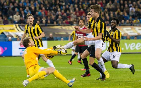 Vitesse - RKC Waalwijk, Jeroen Zoet vs. Marco van Ginkel