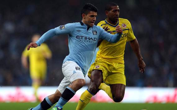 EPL, Manchester City v Reading, Sergio Aguero, Mikele Leigertwood