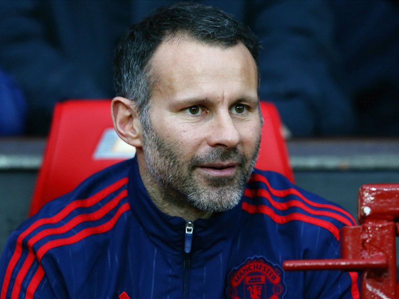 Giggs wins PFA Merit Award