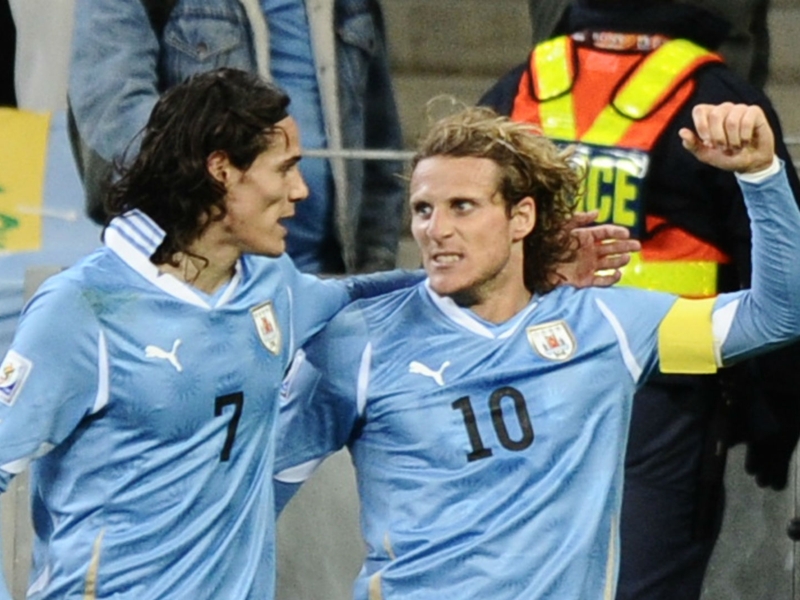 Why should Cavani leave PSG for Man United or Arsenal? 