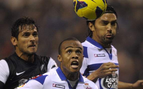 Evaldo, Abel Aguilar, Roque Santa Cruz - Deportivo de La Coruña v Málaga