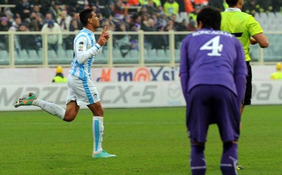 Jonathas celebrates his goal in Fiorentina-Pescara