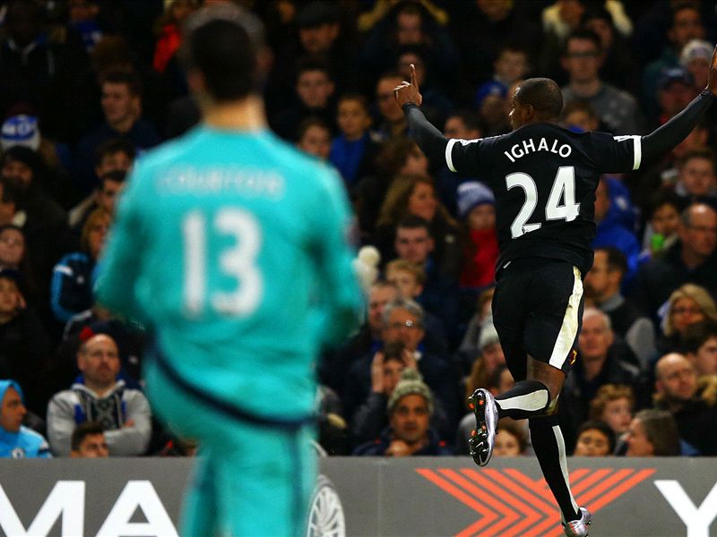 Chelsea 2-2 Watford: Oscar penalty miss denies Hiddink victory