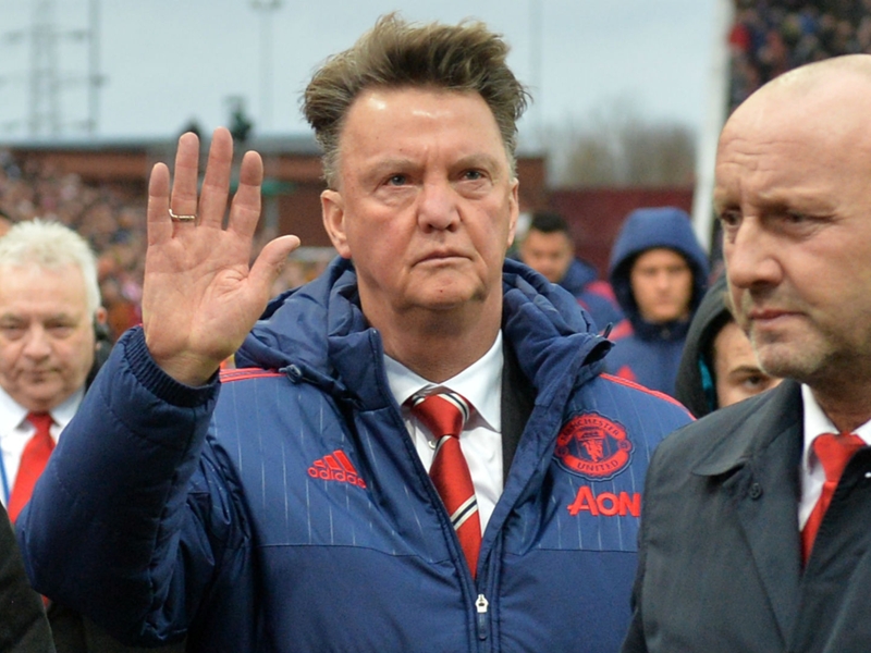 Van Gaal: I try to help my players... but they must start coping with pressure