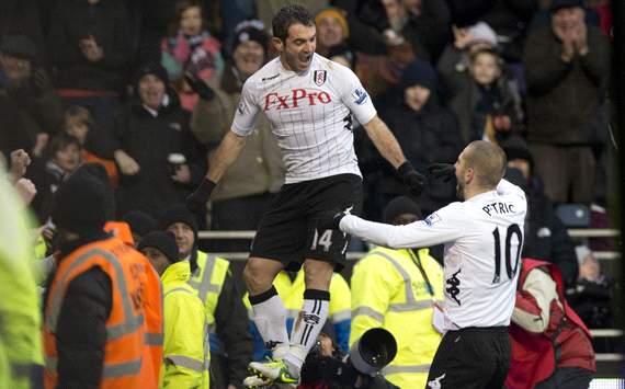 Fulham and Wigan Athletic, Giorgos Karagounis (L), Mladen Petric