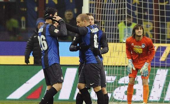 Cassano, Palacio e Chivu in Inter-Siena (Getty Images)
