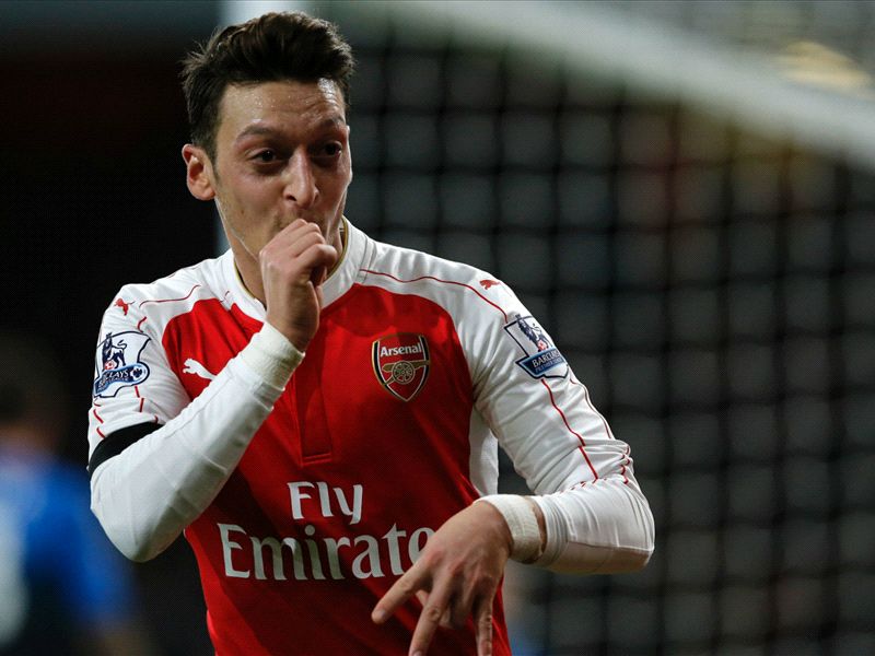 'Arsenal want to extend Ozil's contract - but Europe's top clubs want him'