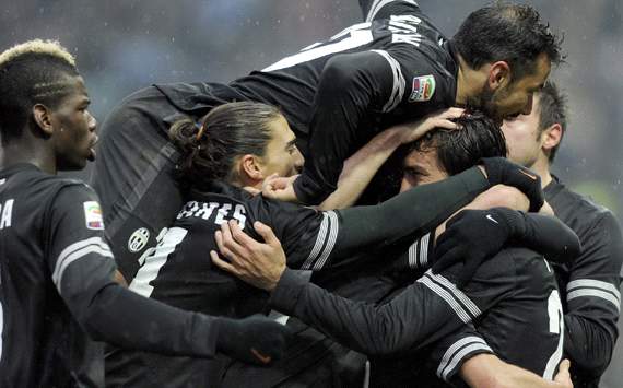 Juventus celebrating vs Parma