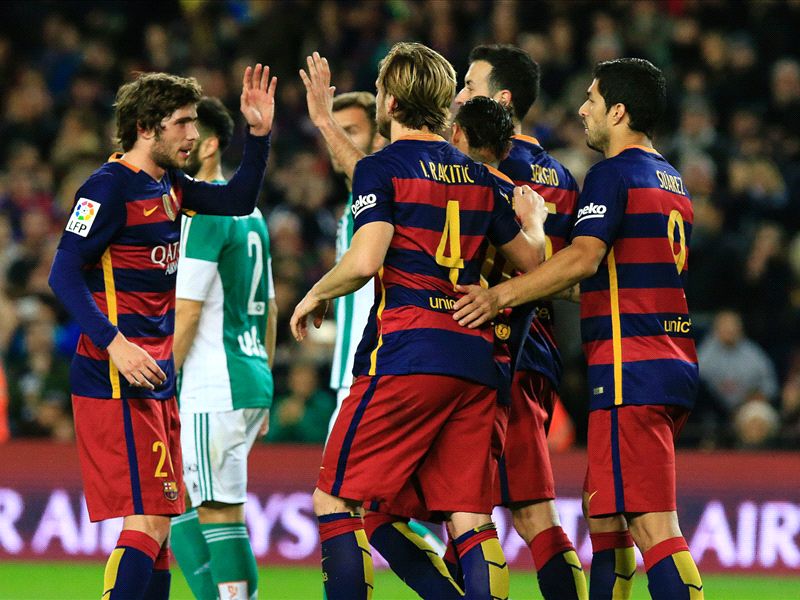 Barcelona 4-0 Real Betis: Suarez steals show on Messi's 500th appearance
