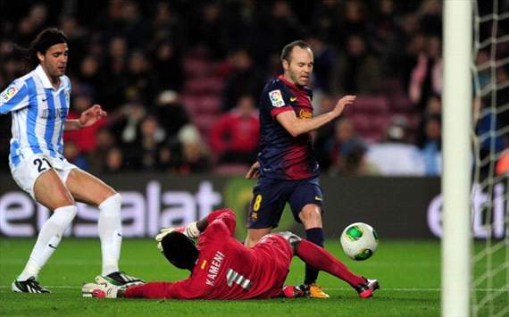 Andrés Iniesta, Carlos Kameni - FC Barcelona v Málaga