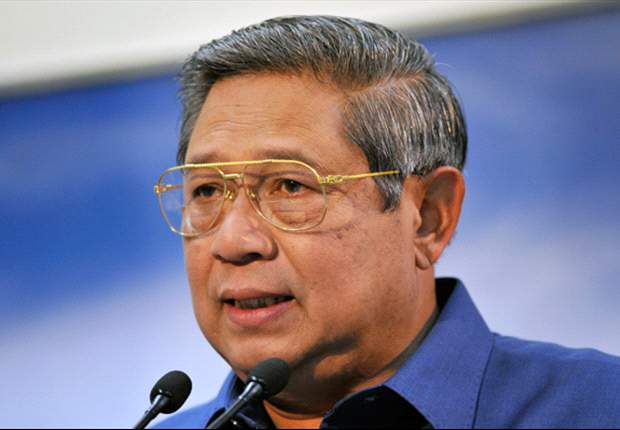 Mantan Presiden RI Susilo Bambang Yudhoyono memberikan ucapan selamat kepada ... - 247342_heroa
