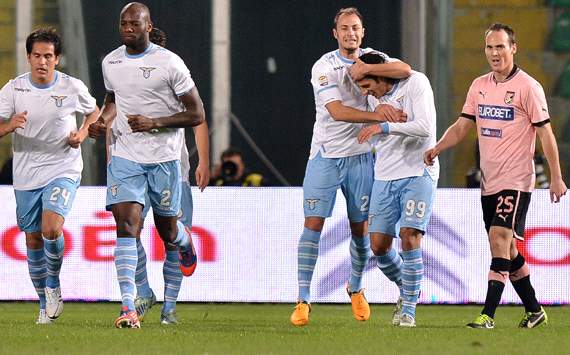 Lazio celebrating vs Palermo