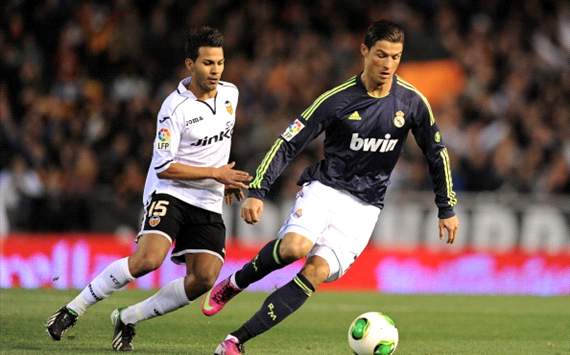 Cristiano Ronaldo, Jonathan Viera - Valencia v Real Madrid