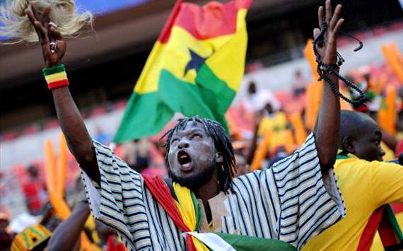 Ghana's supporter cheers prior the 2013 Africa Cup of Nations football match between Ghana and DR Congo