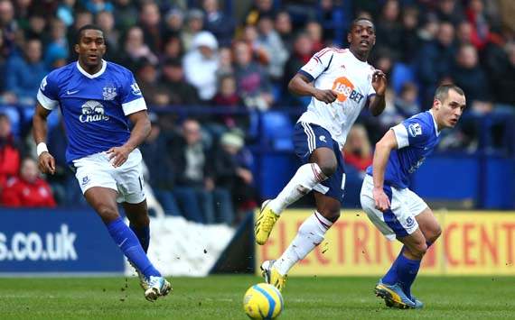 FA Cup, Bolton Wanderers v Everton, Marvin Sordell, Sylvain Distin (L), Leon Osman