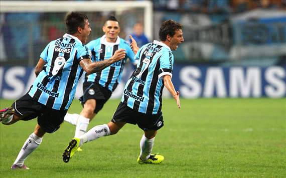 Grêmio x LDU - Eduardo Vargas, Pará, Elano