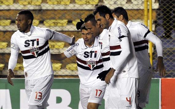 Paulo Miranda, Osvaldo, Luis Fabiano, Rhodolfo, Lucio - São Paulo x Bolívar