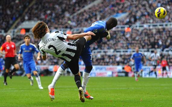 EPL: Demba Ba - Fabricio Coloccini, Newcastle United v Chelsea