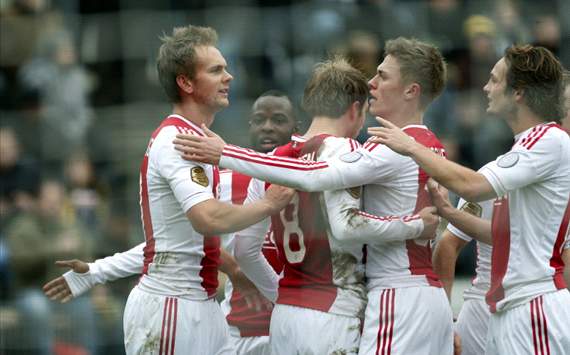 VVV - Ajax, Siem de Jong scoort