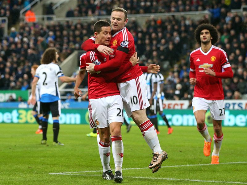 Rooney breaks Van Nistelrooy's Man Utd penalty record