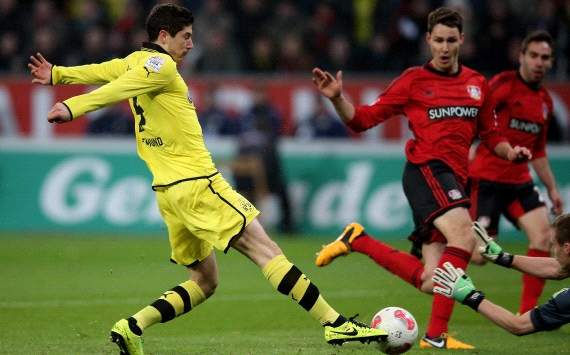 Germany: Bayer Leverkusen - Borussia Dortmund, Robert Lewandowski