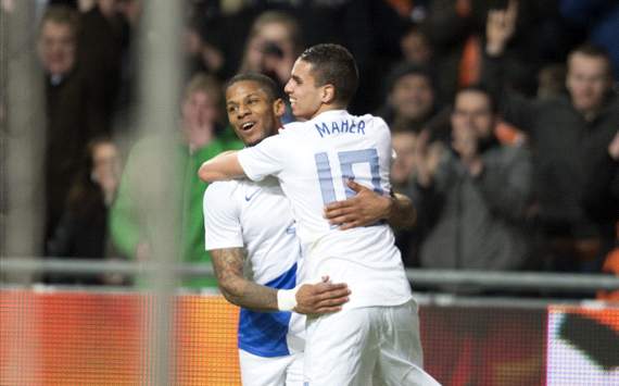 Jeremain Lens and Adam Maher celebrate goal (Netherlands vs Italy)