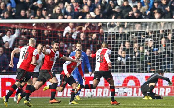 Feyenoord juicht tegen AZ