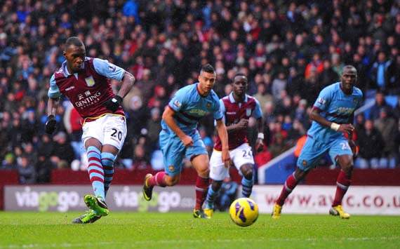 EPL, Aston Villa v West Ham United, Christian Benteke