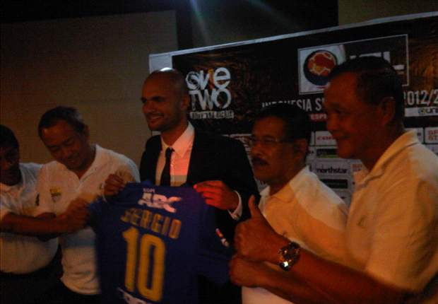 Sergio van Dijk ke Bandung, Persib stop puasa gelar?